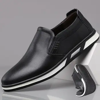 Кожени Мъжки обувки 2023 г., Нова Лятна Бизнес Официалната Облекло За Британския Стил, Ежедневни обувки С големи пръсти, Черни Меки Обувки Martin С ниски берцем